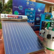 hinh anh lap dat gian may nuoc nong nang luong mat troi tan a dai thanh platinum 1