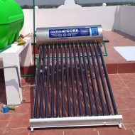 hinh anh lap dat may nuoc nong nang luong mat troi dai thanh core